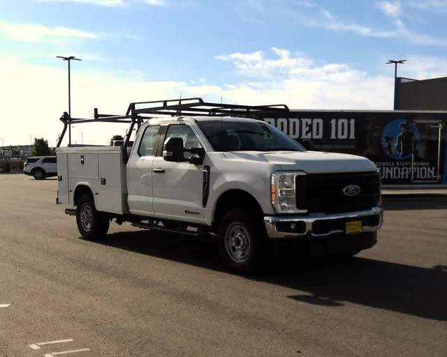 New 2026 Oxford White Ford XL image 8