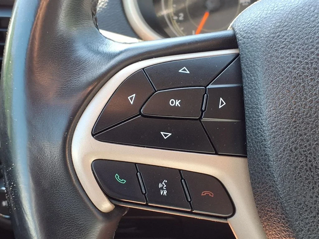 Used 2018 Black Jeep Latitude image 21