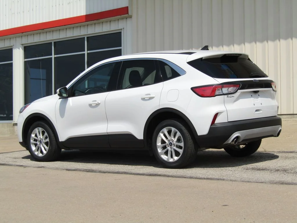 Used 2021 White Ford SE image 10