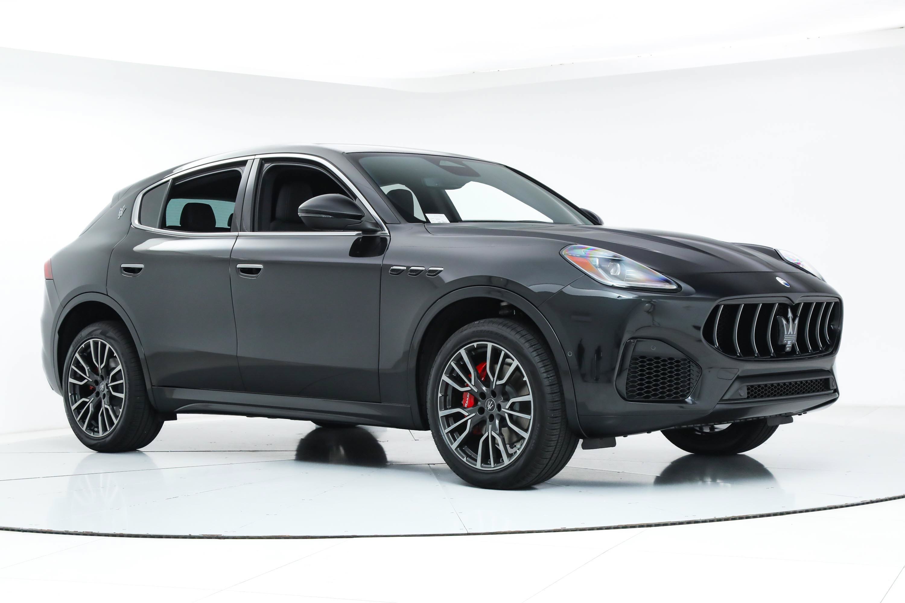 New 2025 Black Maserati  image 7
