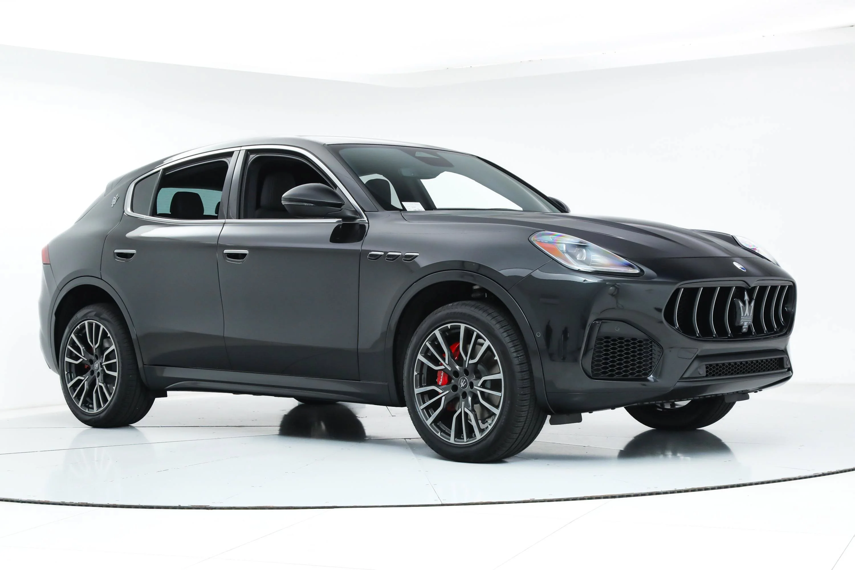 New 2025 Black Maserati  image 7