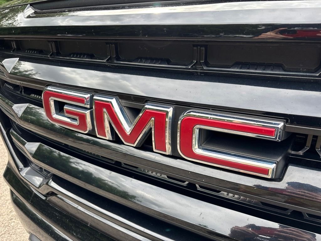 Used 2020 Black GMC Elevation image 9