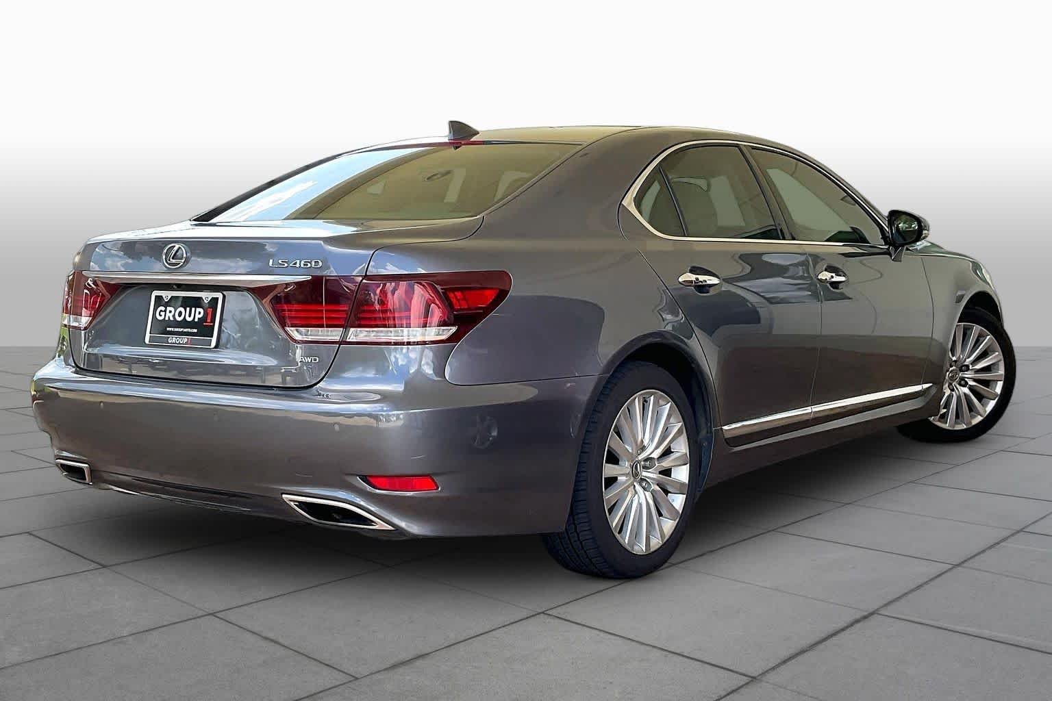 Used 2017 Nebula Gray Pearl Lexus  image 12