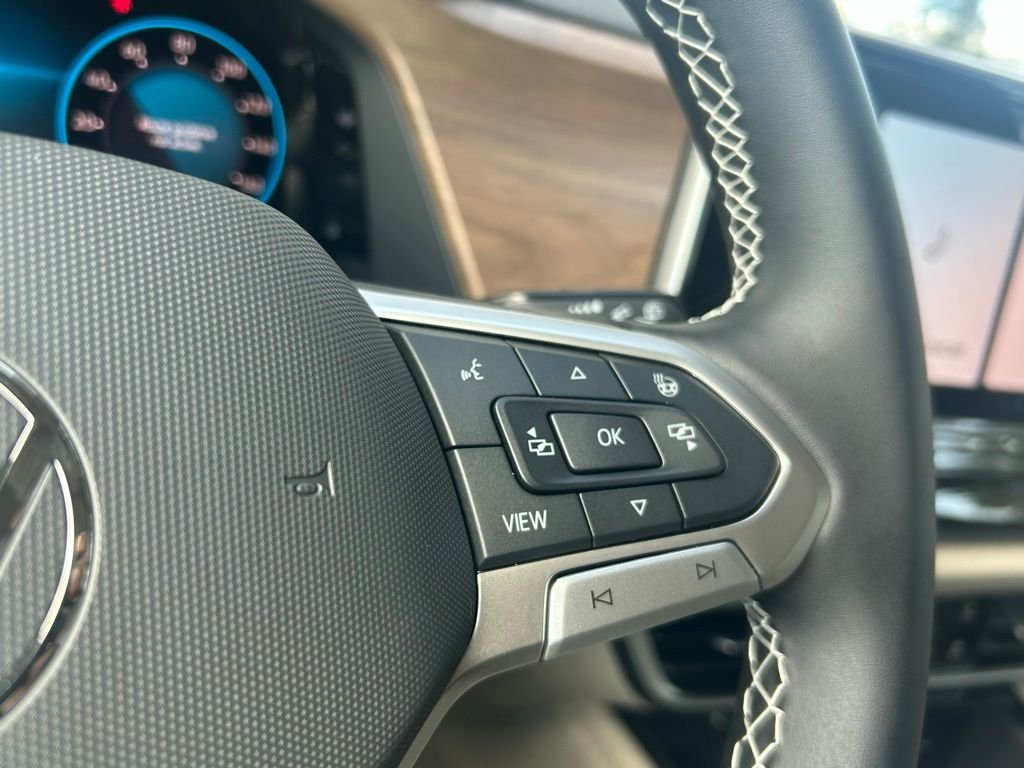 New 2026 Silver Volkswagen SE w/Technology image 20