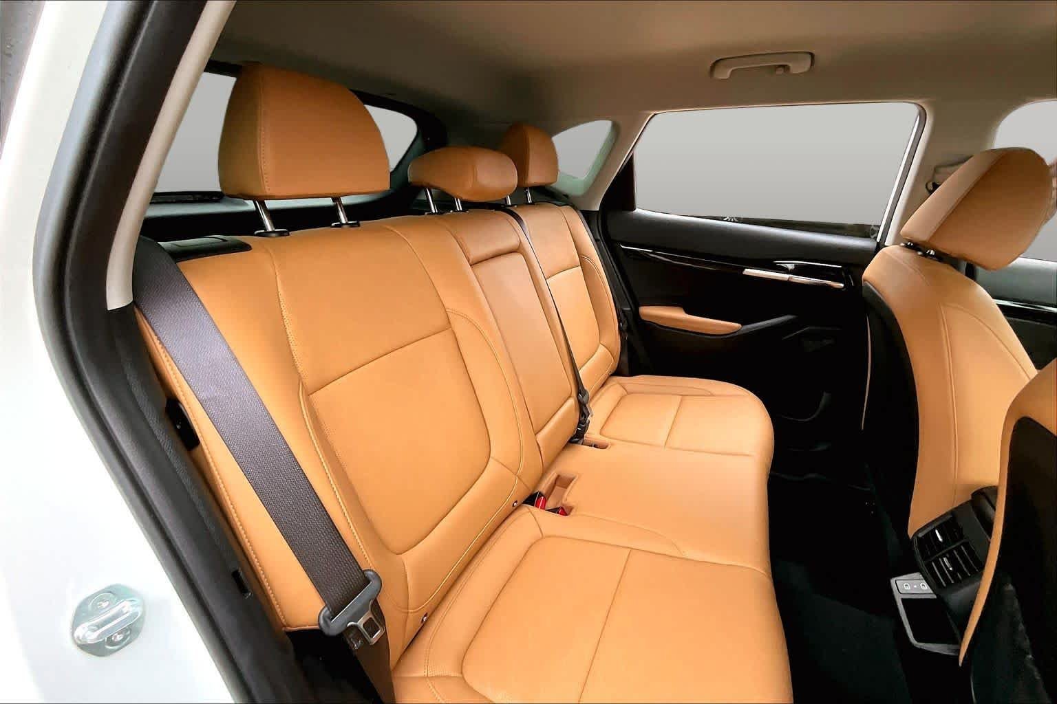 New 2024 Snow White Pearl Kia SX image 19