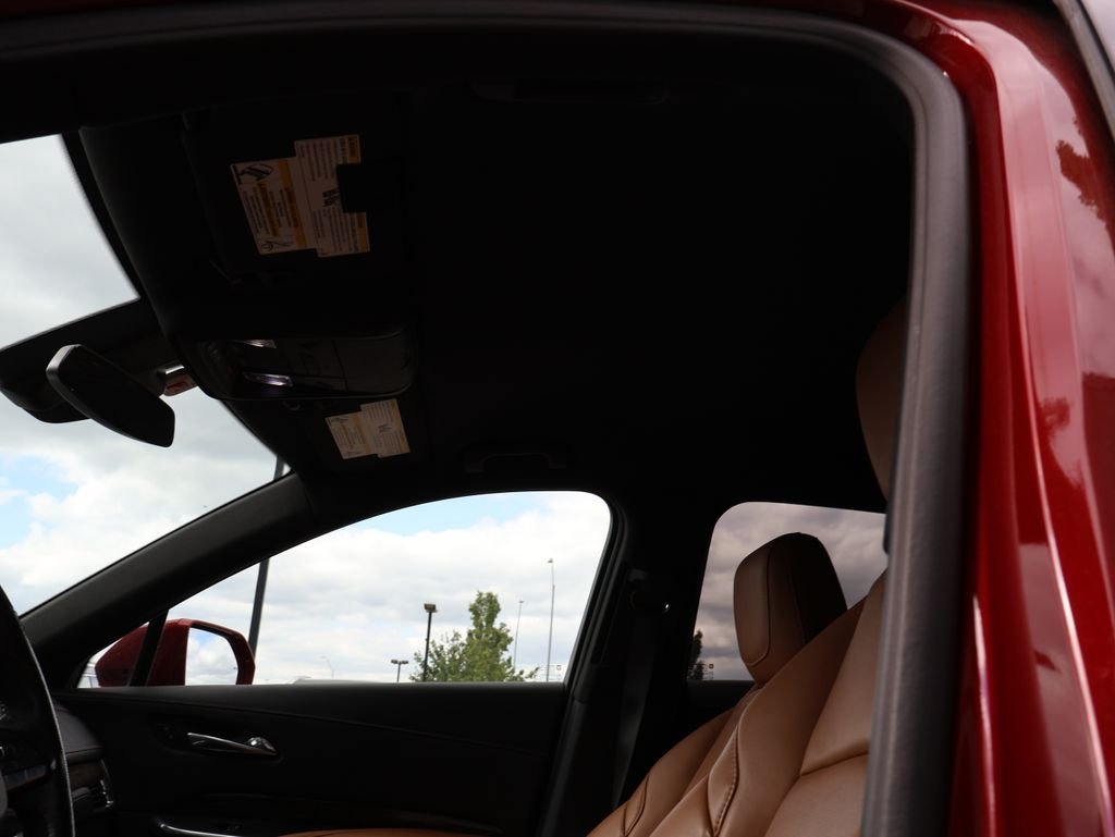 Used 2020 Red Cadillac Sport image 17