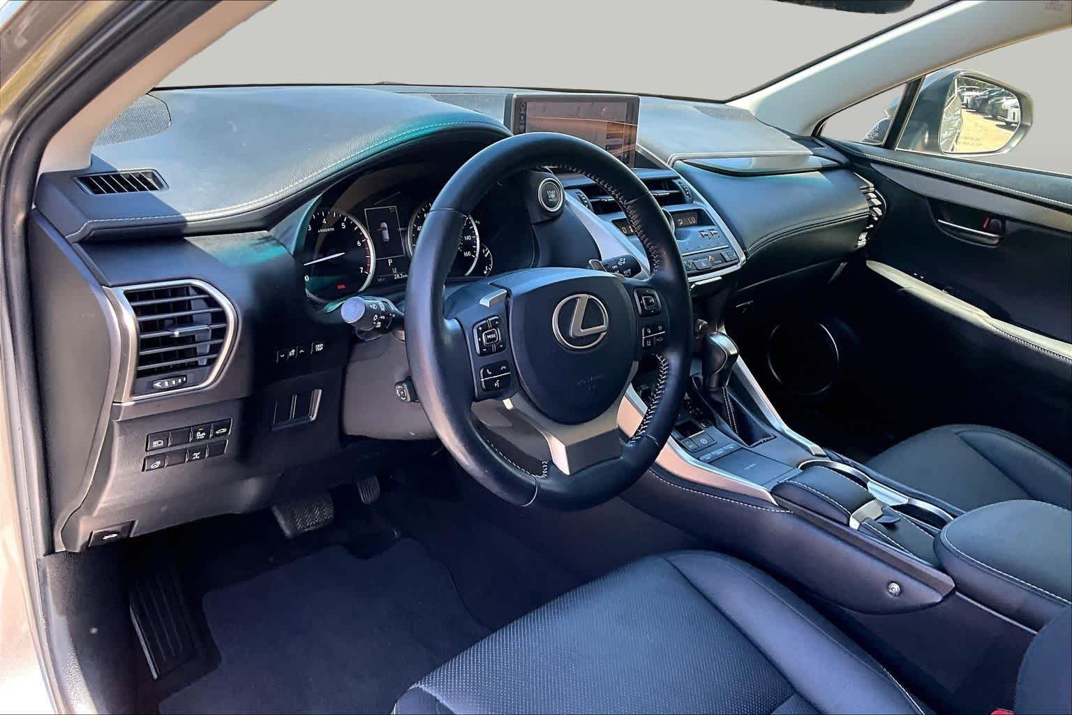 Used 2019 Atomic Silver Lexus  image 18
