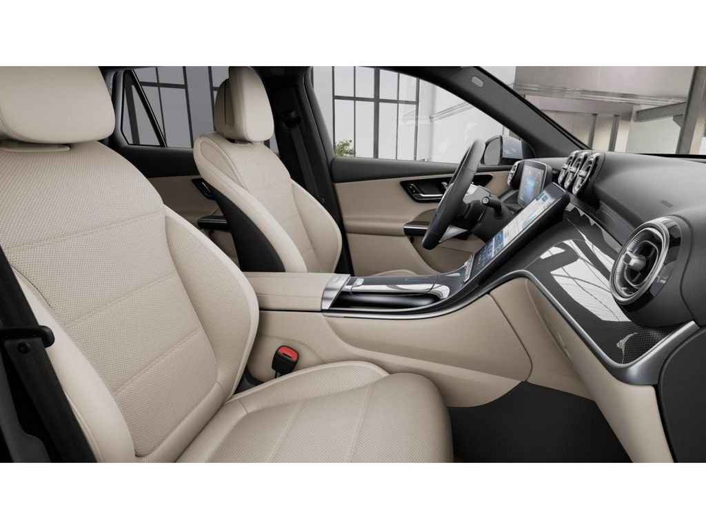 New 2026 Polar White Mercedes-Benz GLC 300 4MATIC® image 4