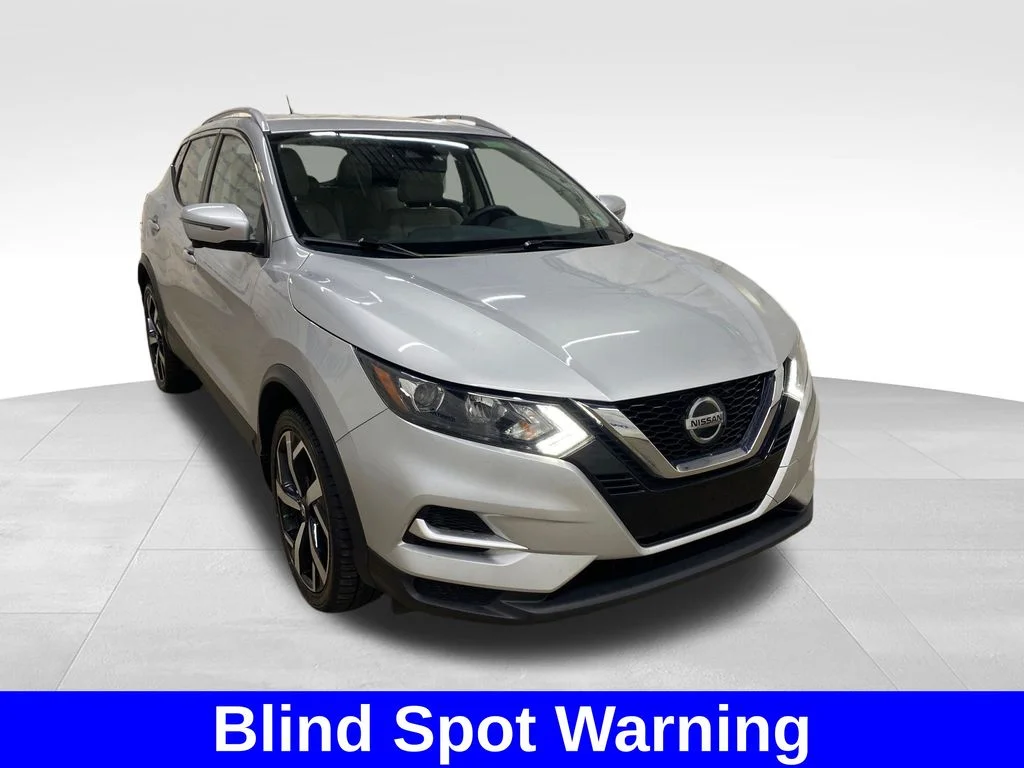 Used 2020 Silver Nissan SL image 6