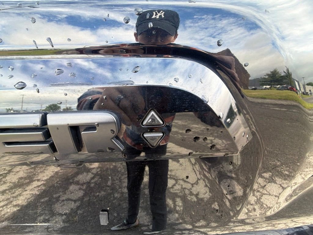 Used 2022 Midnight Black Metallic Toyota SR5 image 10
