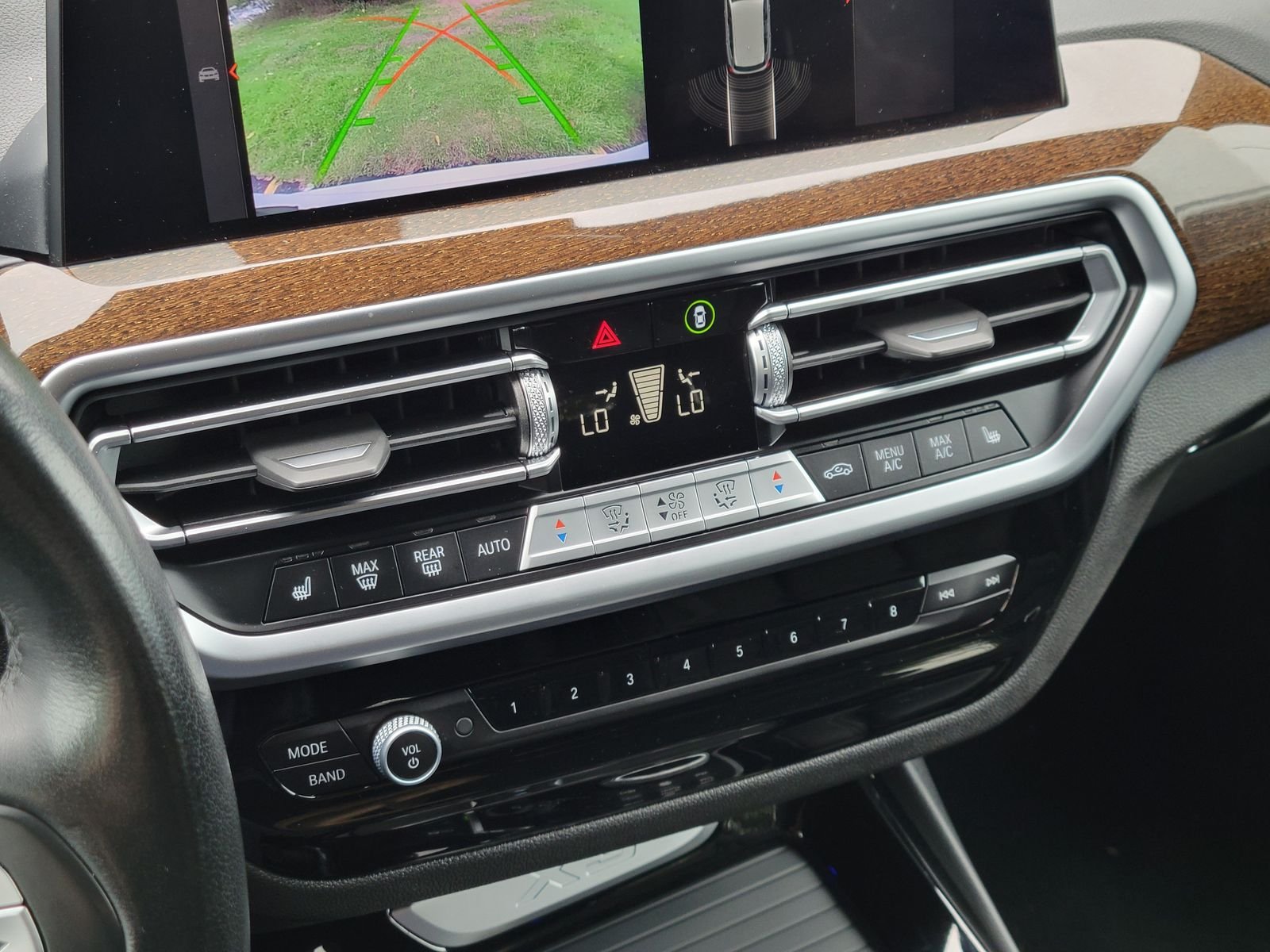Used 2023 White BMW xDrive30i image 23