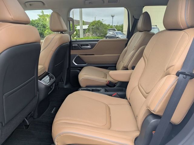 New 2026 RADIANT WHITE INFINITI Luxe 2WD image 14