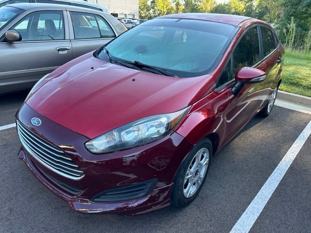 Used 2015 Ford Fiesta SE with VIN 3FADP4BJ6FM160664 for sale in Southaven, MS