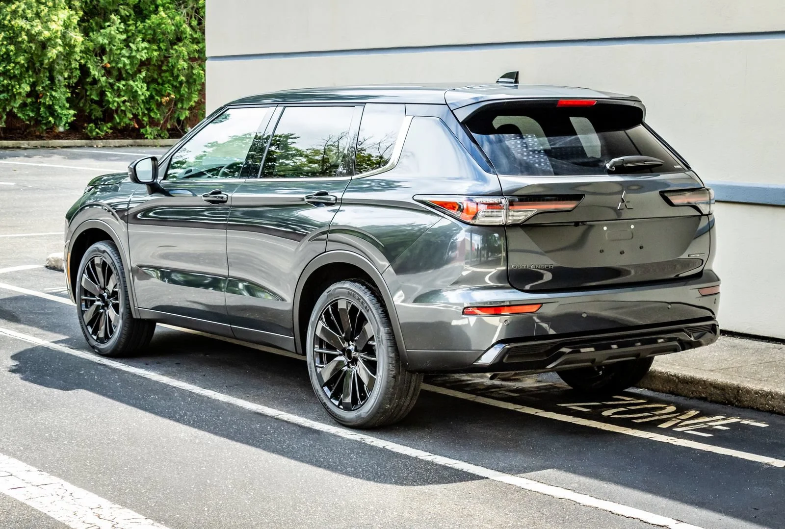 New 2026 Gray Mitsubishi LE image 5