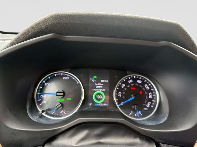 Used 2022 White Toyota XLE Premium image 29