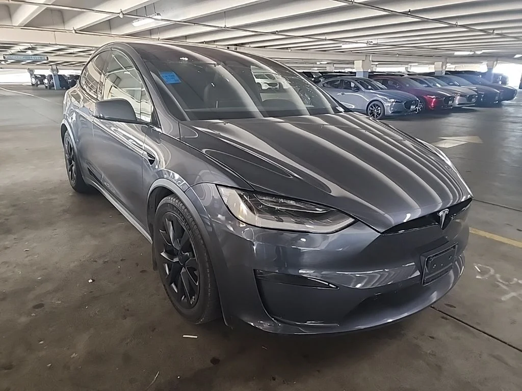 2022 Tesla Model X Long Range's photo