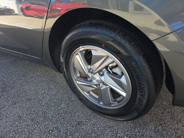 Used 2025 Gray Hyundai SE image 11