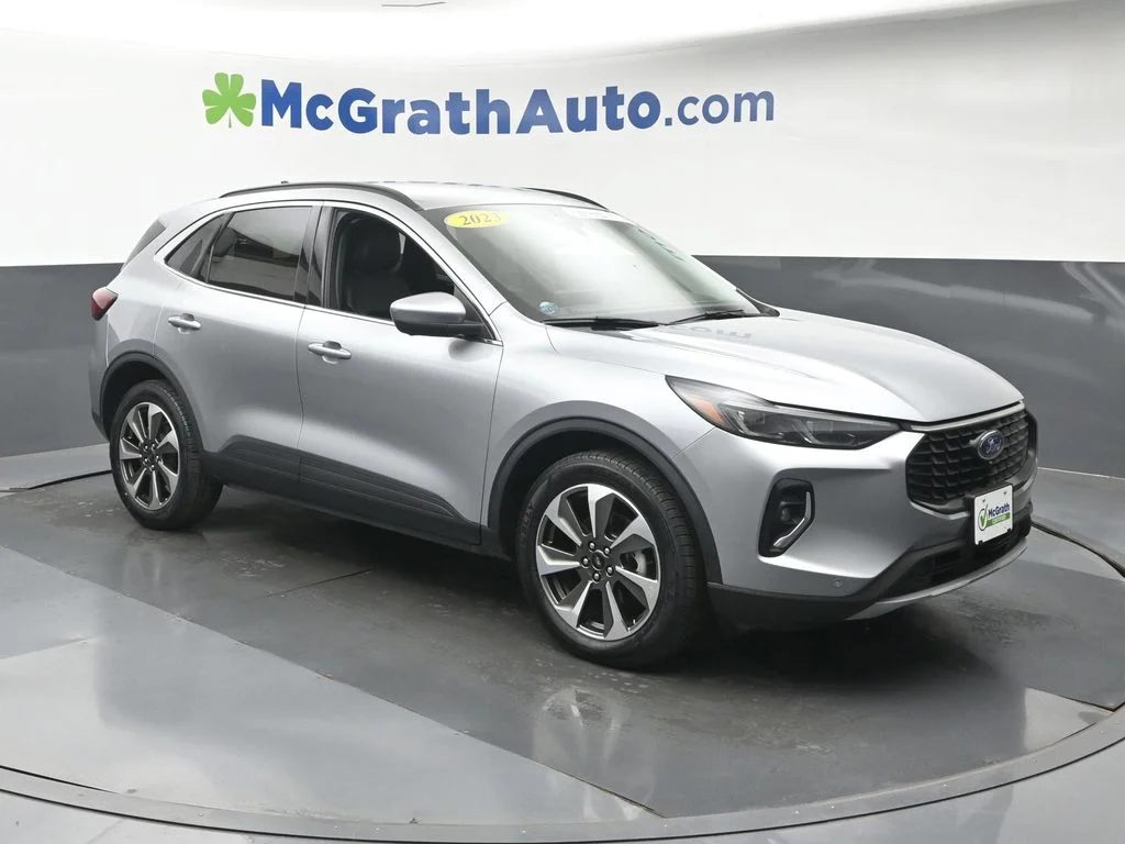 Used 2023 Silver Ford Platinum image 2