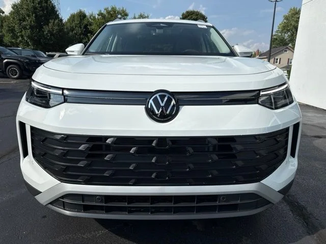 New 2026 Pure White Volkswagen SE image 44