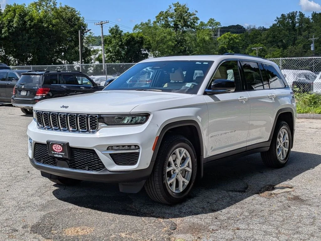 Used 2023 White Jeep Limited image 10