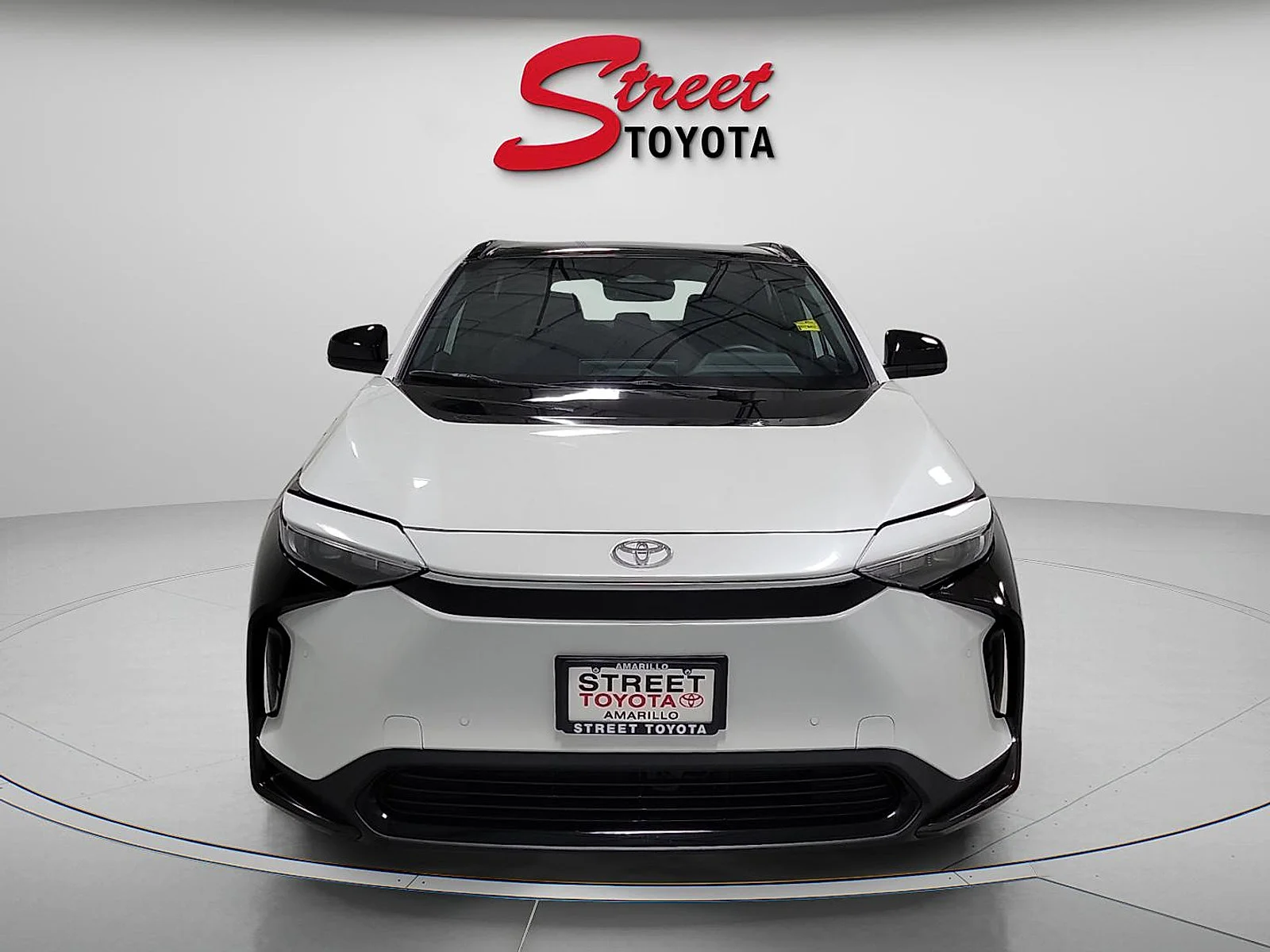 Certified Used 2023 WIND CHILL PEARL Toyota XLE image 3