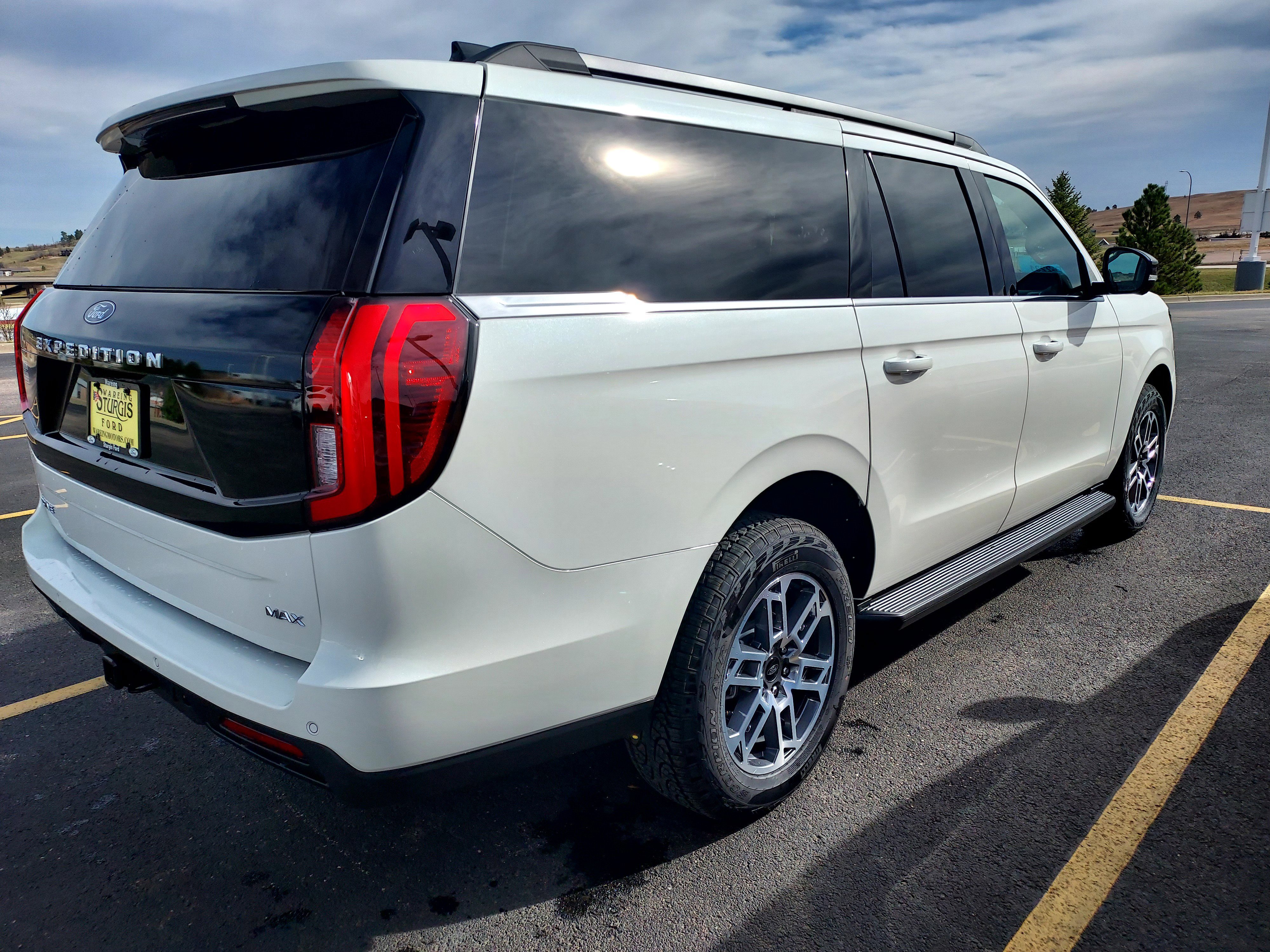 New 2026 Star White Metallic Tri-Coat Ford Active image 9