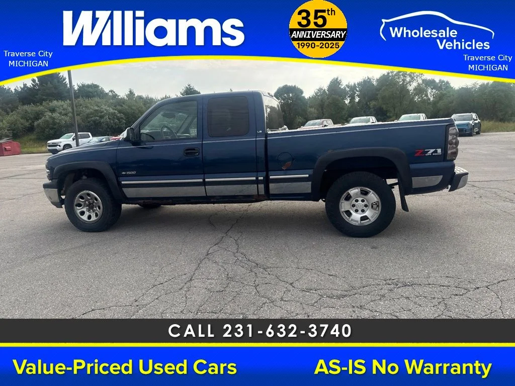 Used 2000 Indigo Blue Metallic Chevrolet LS image 16