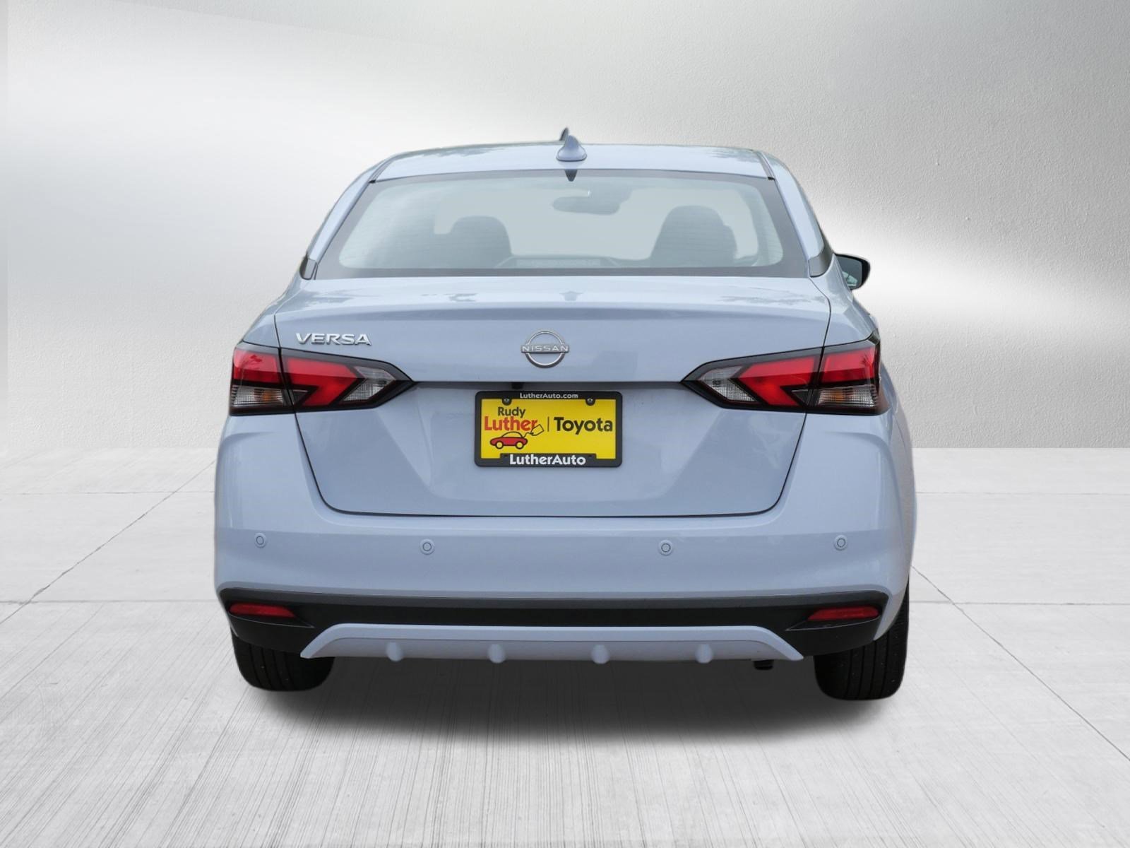 2025 Nissan Versa Sedan SV - Photo 6