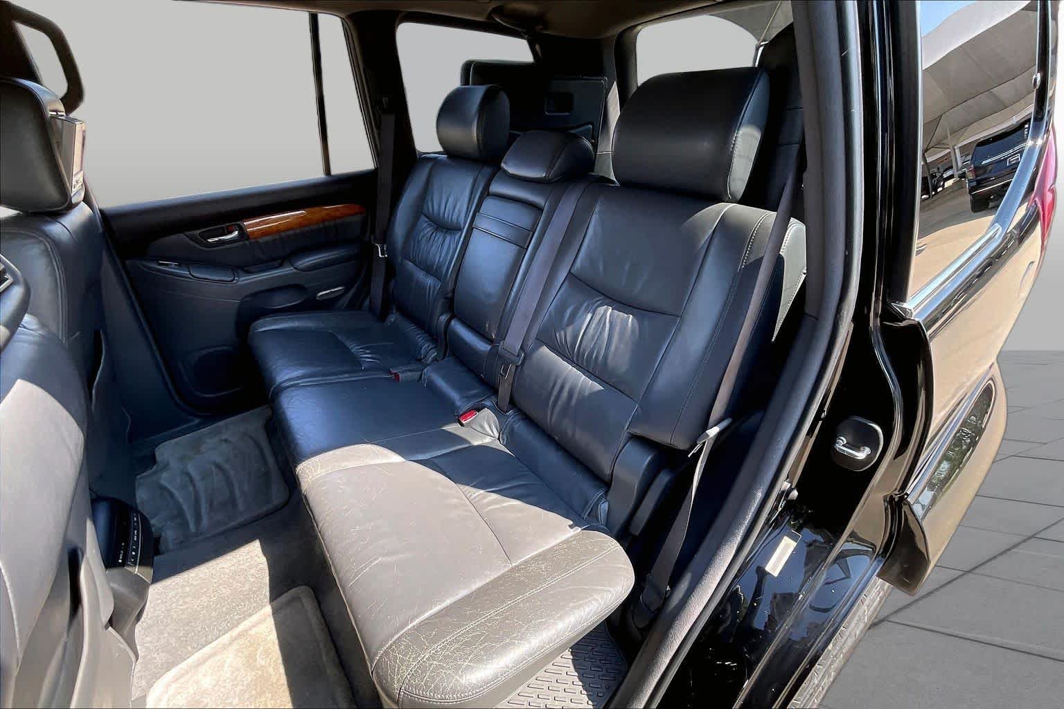 Used 2005 Black Onyx Lexus  image 19