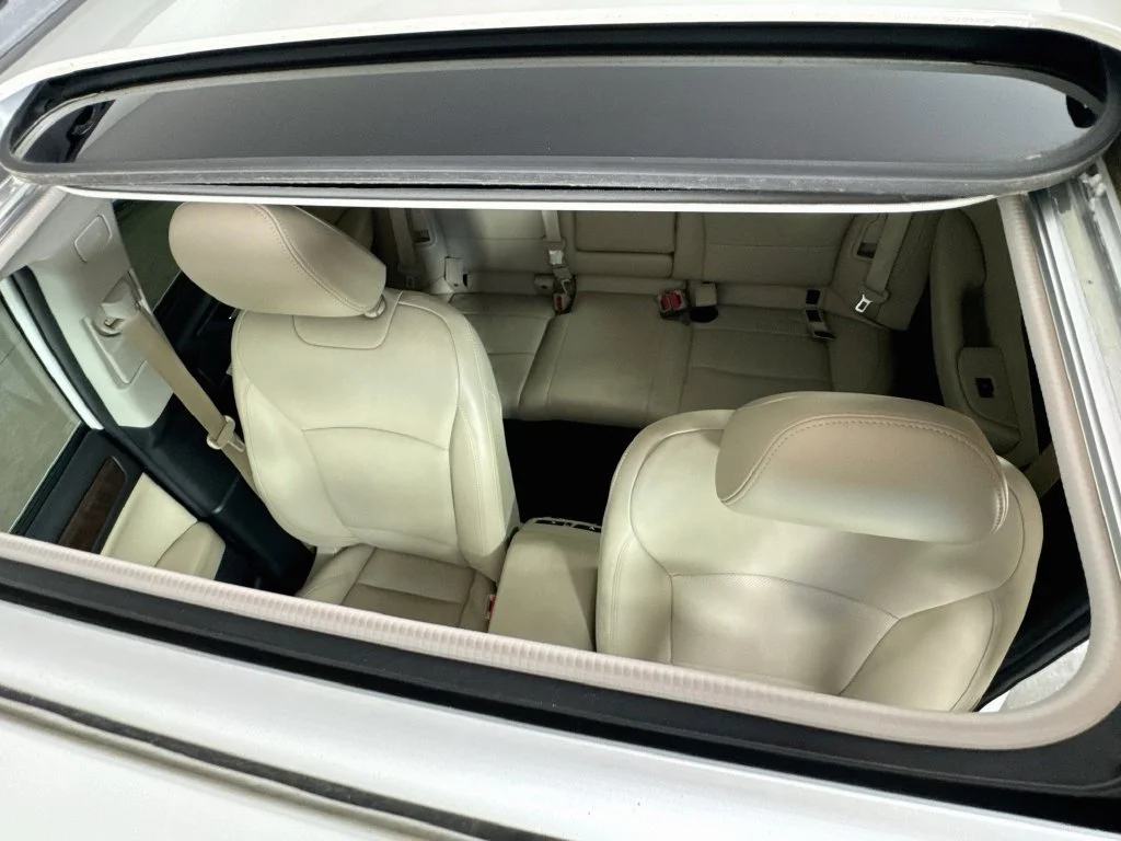 Used 2018 White Subaru 2.5i image 26