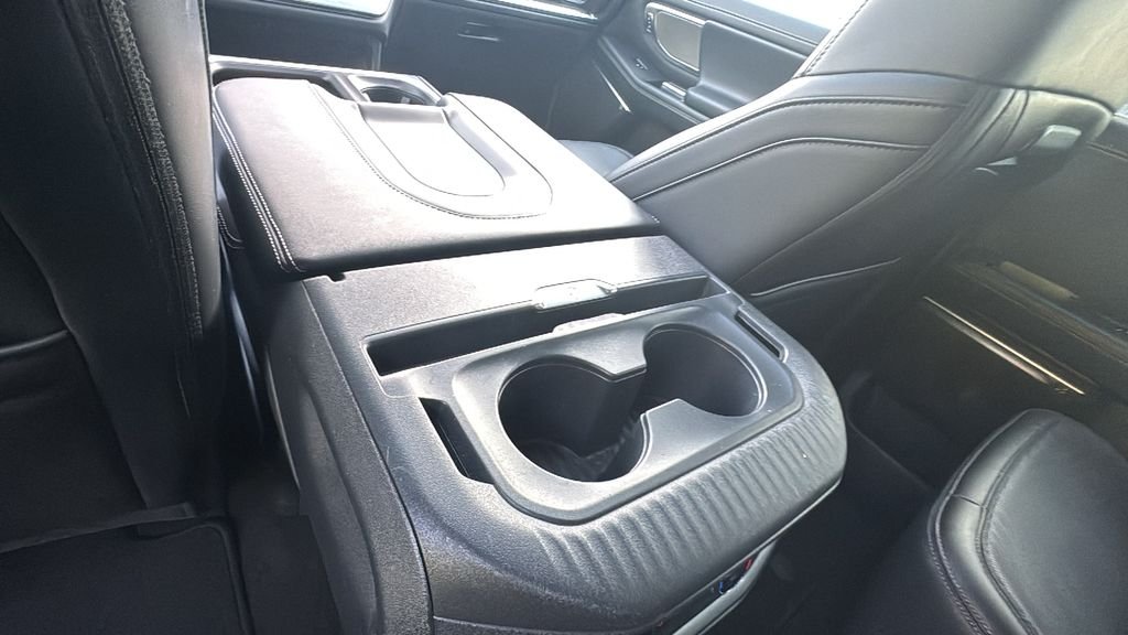 Used 2025 Black Metallic Ford Platinum image 25