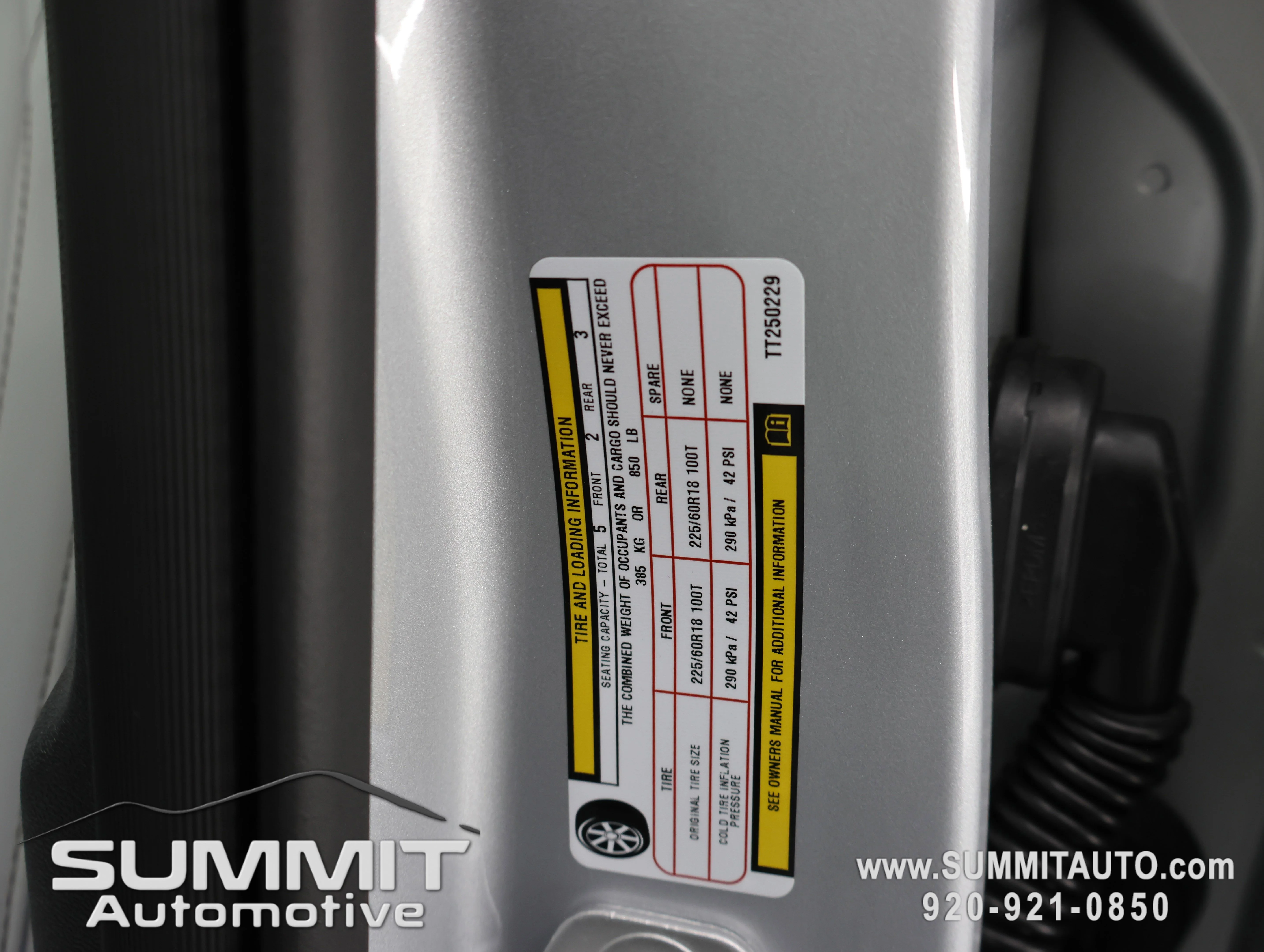 New 2026 Silver Zynith Clear-Coat Exterior Paint Jeep Limited image 70