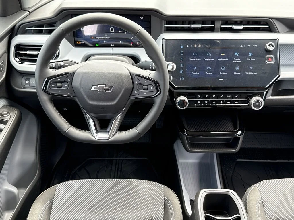 New 2027 Summit White Chevrolet LT image 14