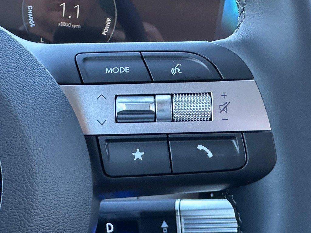 New 2026 White Hyundai SEL Convenience image 9
