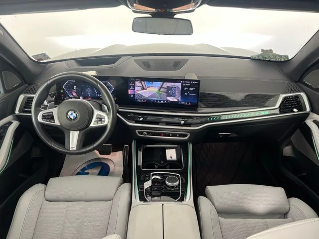 Used 2024 Gray BMW xDrive40i image 31