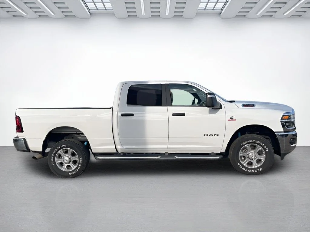 Used 2025 White RAM Big Horn image 8