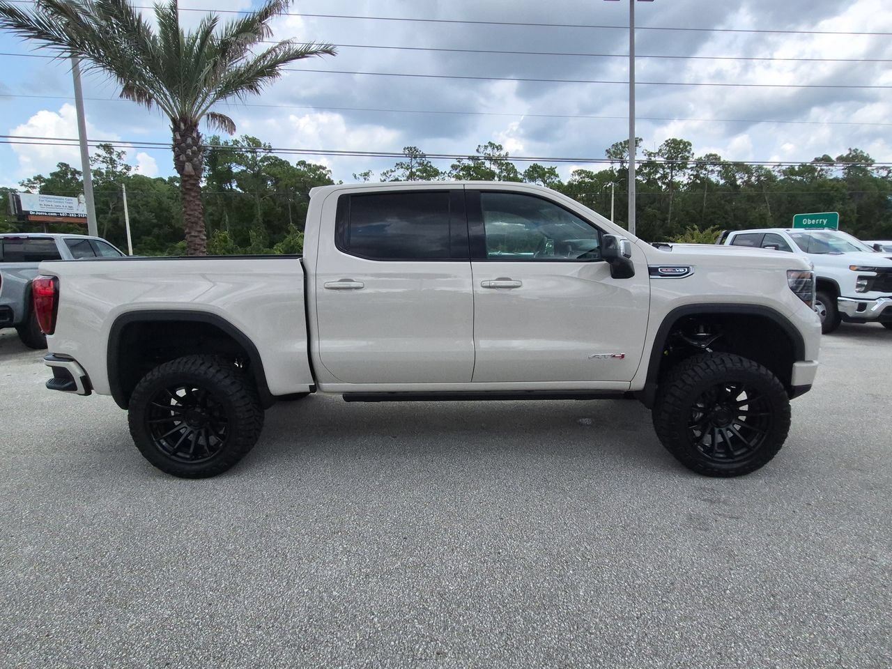 2026 GMC Sierra 1500 AT4 - Photo 9