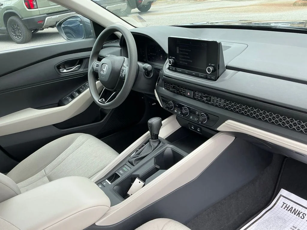 Used 2023  Honda LX image 24