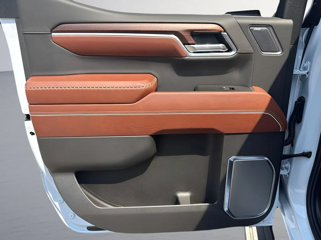 New 2026 Glacier White Tricoat GMC Denali Ultimate image 30