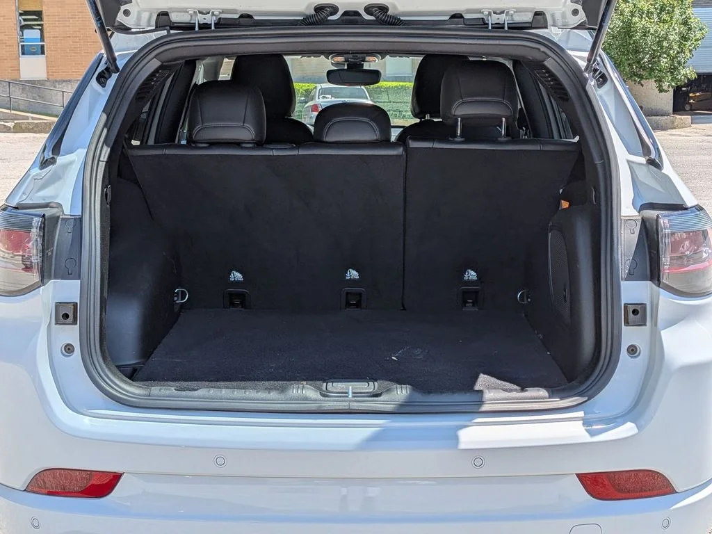 Used 2025 White Jeep Limited image 6