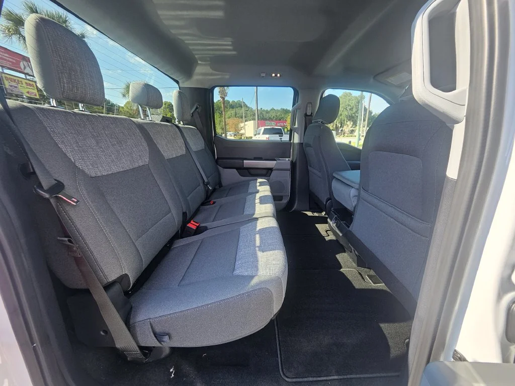 New 2027 Oxford White Ford F-250® XLT image 26