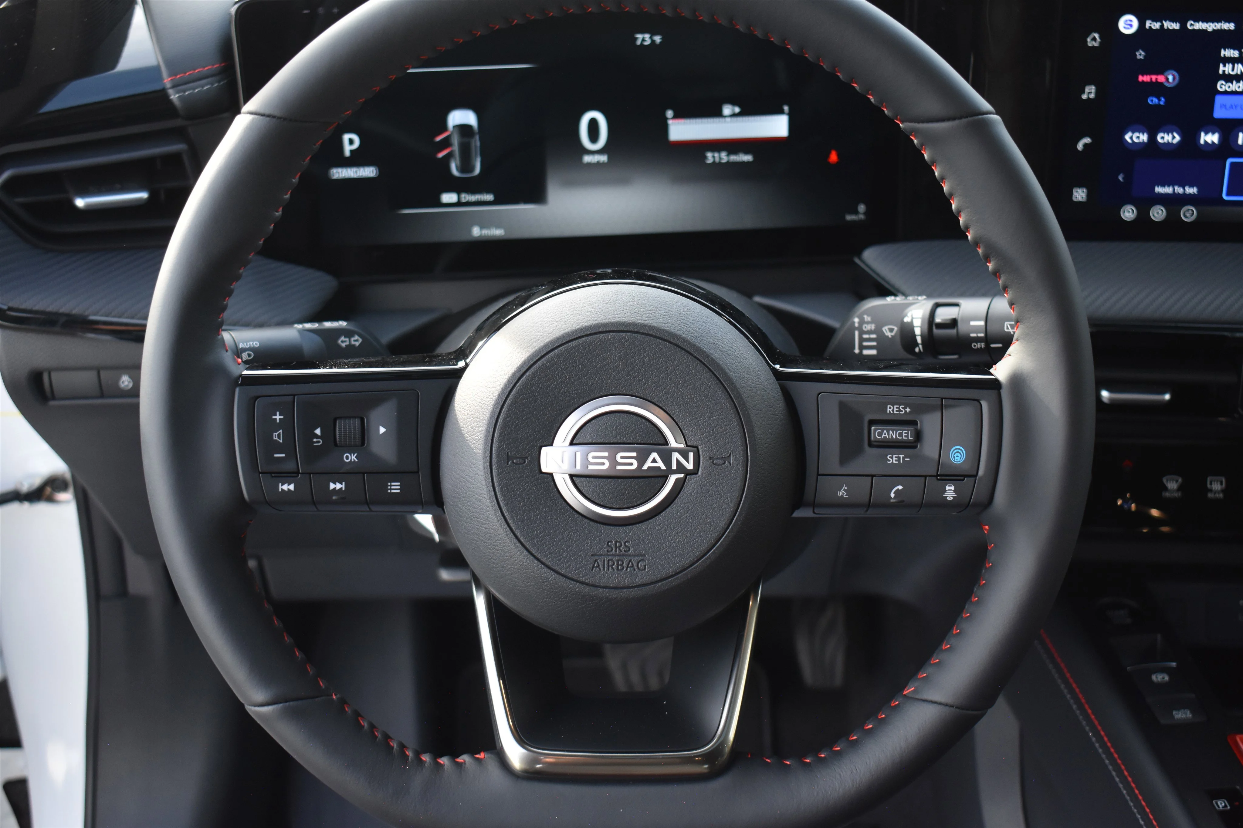 New 2026 Aspen White Tricoat/Super Black Nissan SR image 20
