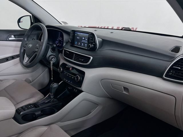 Used 2020 White Hyundai SE image 34