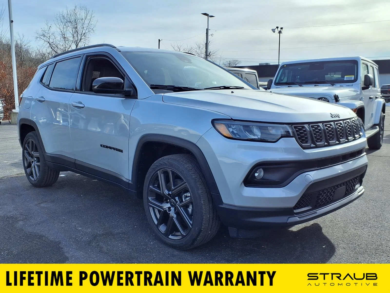 New 2026 Silver Zynith Metallic Clearcoat Jeep Latitude Altitude image 1