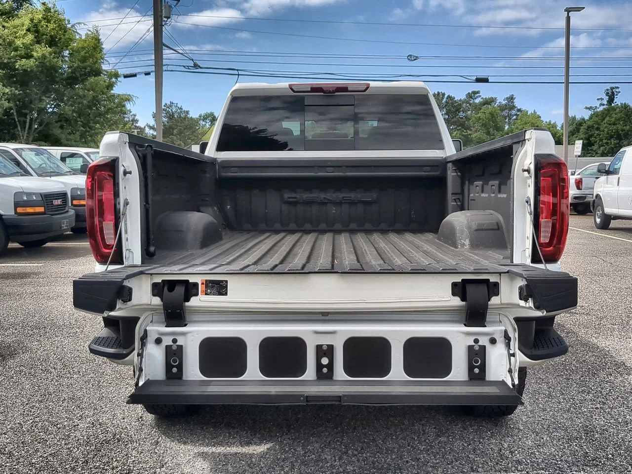 Used 2022 Summit White GMC Denali image 27