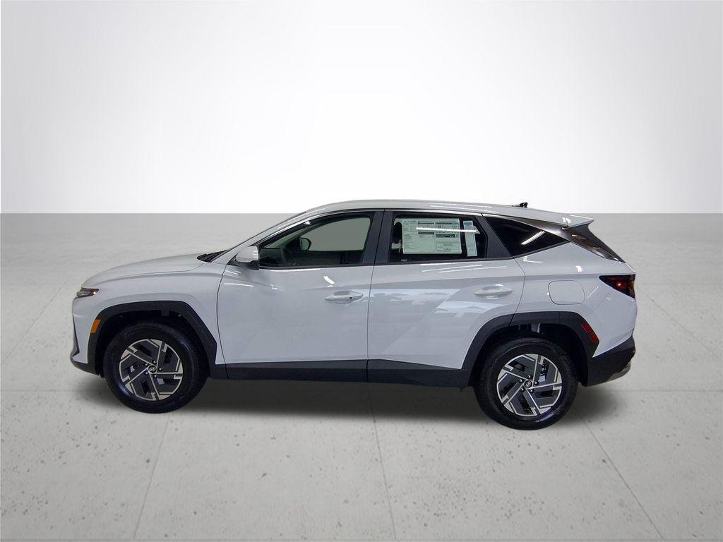 New 2026 White Pearl Hyundai Blue SE image 9