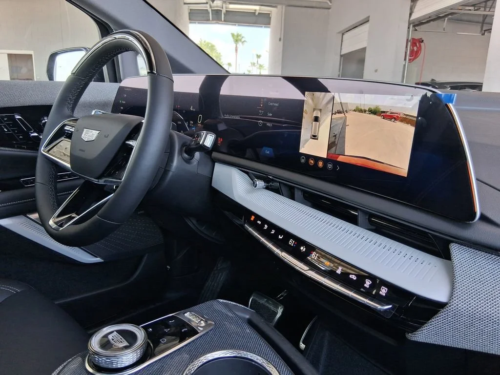 2026 Cadillac OPTIQ Sport - Photo 16