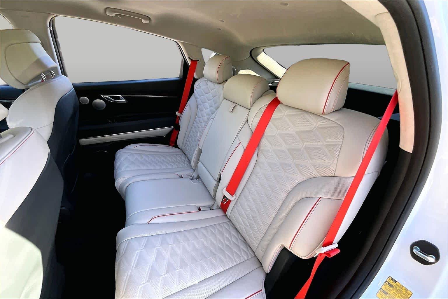 Used 2025 Uyuni White Genesis 3.5T e-SC image 20