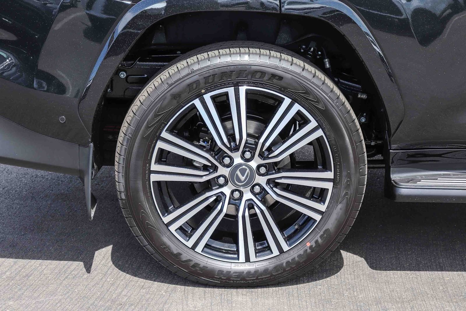 New 2026 Caviar Lexus LX 700h LUXURY image 9