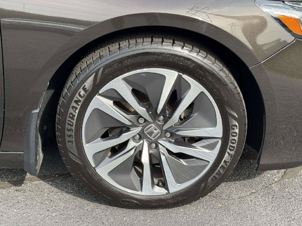 Used 2018 Black Honda Touring image 28
